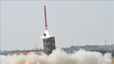 إيران تجري تجارب صواريخ كروز وباليستية في مضيق هرمز