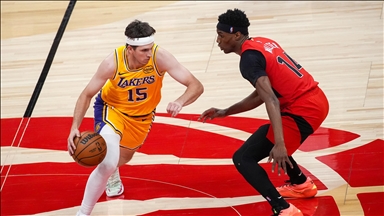NBA'de Los Angeles Lakers son saniye üçlüğüyle kazandı 