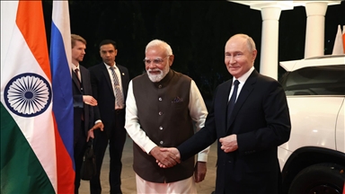 Putin i Modi se sastali uoči godišnjeg samita: Jačanje trgovine, energetike i strateškog partnerstva
