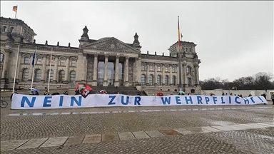 Almanya'da asker sayısını artırmayı hedefleyen yasa tasarısı Federal Mecliste kabul edildi