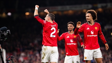 قدم.. مانشستر يونايتد يفرط في الاقتراب من المربع الذهبي