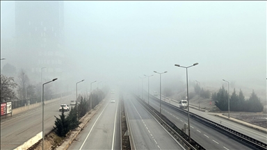 "Kilit kavşak" Kırıkkale'de sis etkili oldu