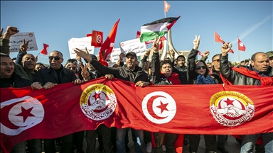 تونس.. "اتحاد الشغل" يقر إضرابا عاما في 21 يناير المقبل