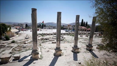 İsrail’i Ramallah’taki tarihi sütunları çalmakla suçlayan Filistin, uluslararası müdahale çağrısı yaptı