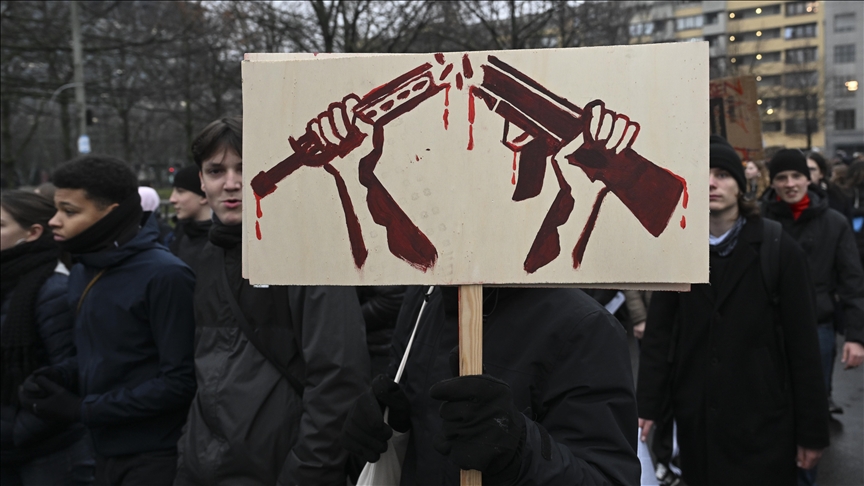 Mijëra studentë në protesta kundër ligjit të ri të shërbimit ushtarak në Gjermani