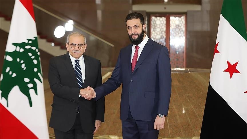 الدوحة.. الشرع ورئيس وزراء لبنان يبحثان تطوير العلاقات الثنائية 