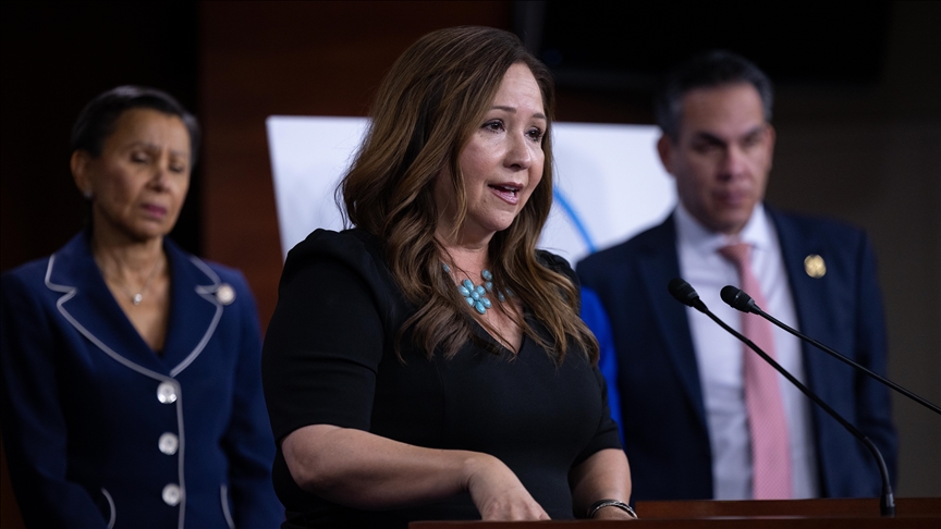 Američka kongresmenka tvrdi da je bila poprskana suzavcem tokom ICE racije u Arizoni