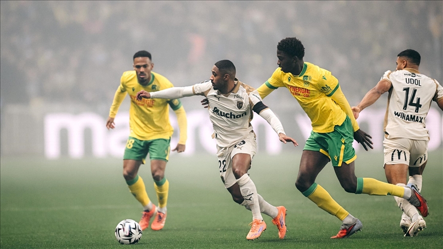 قدم.. لانس يتمسك بصدارة الدوري الفرنسي على حساب نانت