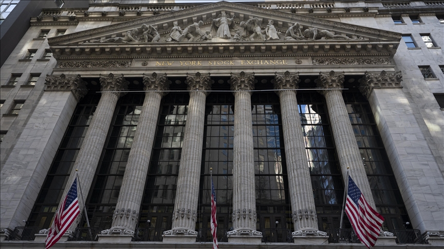 US stocks close week on high note