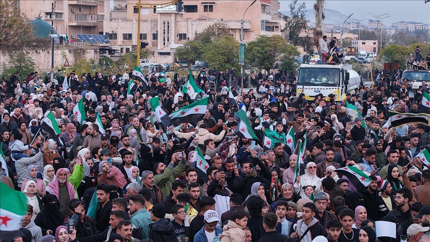 محافظات سورية تشهد فعاليات واسعة بذكرى "التحرير والنصر"