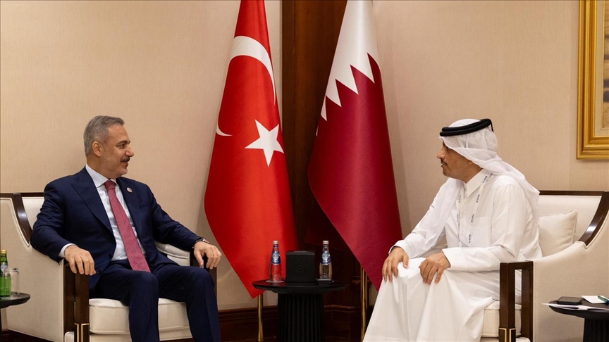 فيدان يلتقي نظيره القطري على هامش منتدى الدوحة 2025