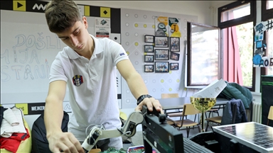 Srednjoškolac iz Niša inovator s izumima pametnih robotskih sistema