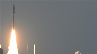 China launches group of internet satellites into space 