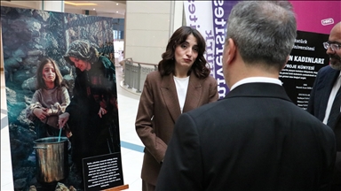 Atatürk Üniversitesi öğrencileri Gazze'deki kadınların yaşadığı acıları fotoğraf sergisine taşıdı