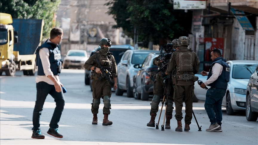 57 انتهاكًا ضد الصحفيين الفلسطينيين في نوفمبر 