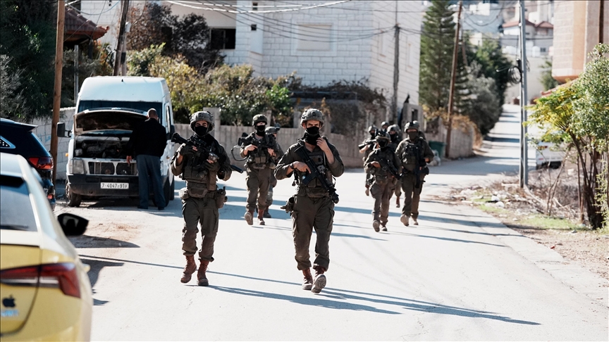 الجيش الإسرائيلي يعتقل 8 فلسطينيين بالضفة