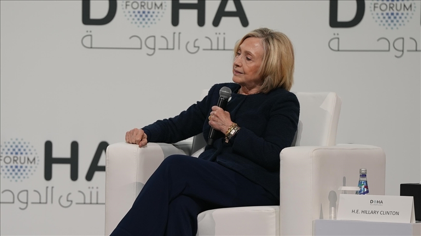 Eski ABD Dışişleri Bakanı Clinton: Ukrayna, Rus saldırılarına karşı savunmasız bırakabilecek bir ateşkese zorlanıyor