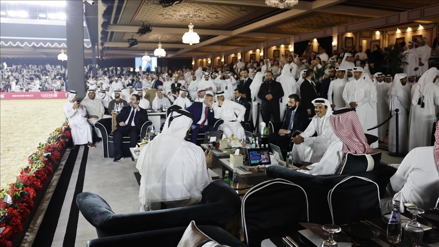 الرئيس السوري وأمير قطر يحضران بطولة العالم للخيل العربية "السوبريم" 