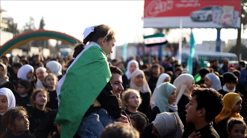 لبنان.. احتفالات بذكرى "النصر والتحرير" في سوريا