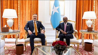 Kryediplomati turk takon presidentin e Somalisë në Doha