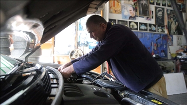 Nga dashuria për librat mekaniku e shndërron punishten në bibliotekë