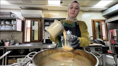 Hatay'da kadınların yaptığı süt reçeli sofraları süslüyor 