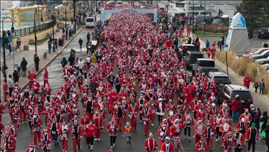 САД: Њу Џерси домаќин на традиционална трка на Дедо Мраз за поддршка на локалните добротворни организации