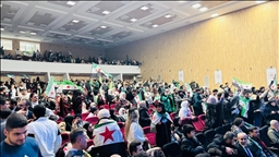 إسطنبول.. مئات السوريين يحيون ذكرى سقوط نظام الأسد وانتصار الثورة