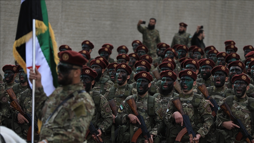 В Дамаске состоялся военный парад в честь первой годовщины свержения режима Асада в Сирии