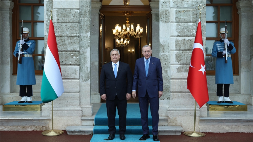 أردوغان يستقبل رئيس وزراء المجر في إسطنبول
