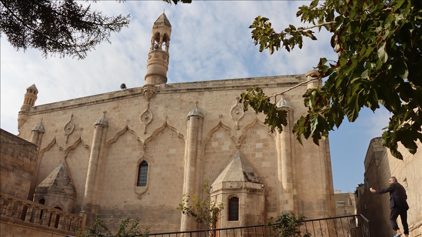 Tarihin izleri Şanlıurfa'daki "Fırfırlı Cami"de birleşiyor