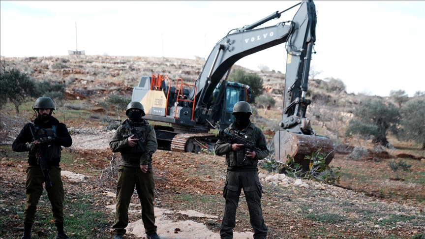 الضفة.. مخطط إسرائيلي يحاصر "قريوت" ويبتلع أراضيها 