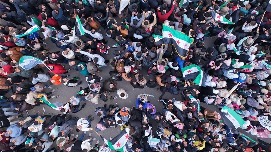 Warga Suriah peringati satu tahun kejatuhan rezim, pemerintah baru klaim reformasi berjalan