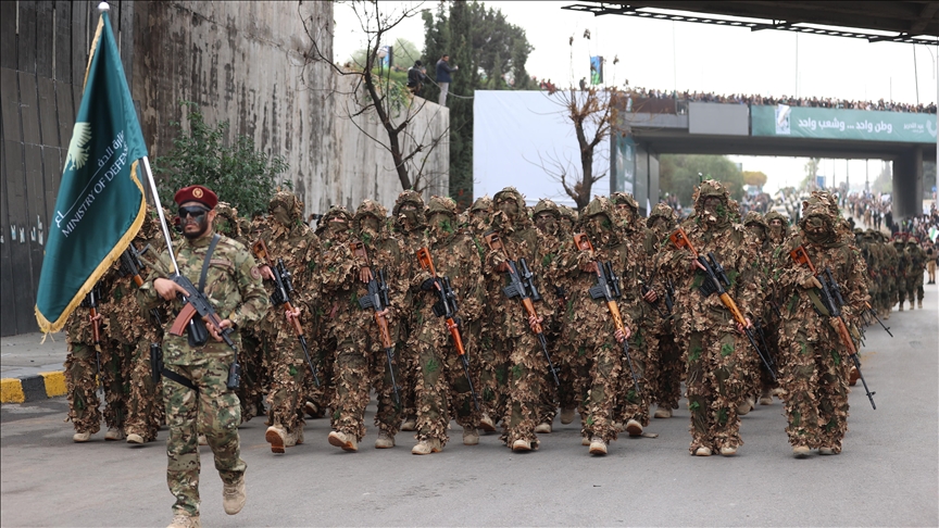 Širom Sirije organizovane vojne parade povodom prve godišnjice svrgavanja Assada