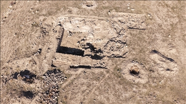 Van'daki Körzüt Kalesi'nde "giriş yolu" ortaya çıkarıldı