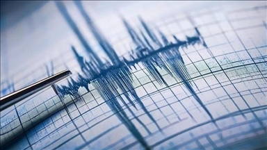 7.6 magnitude earthquake strikes off Japan's northern coast, triggering tsunami warning