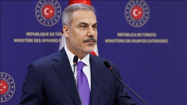 فيدان يهنئ الشعب السوري بـ"عيد التحرير"