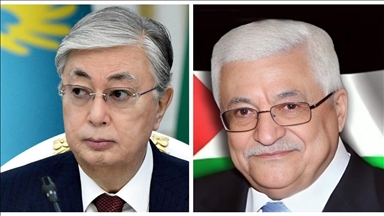 عباس يبحث مع نظيره الكازاخستاني تطورات القضية الفلسطينية