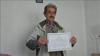 Liseyi 70 yaşında bitiren emekli, üniversite sınavına hazırlanıyor
