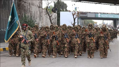 Širom Sirije organizovane vojne parade povodom prve godišnjice svrgavanja Assada