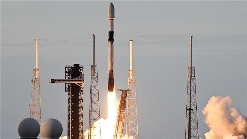 China launches group of internet satellites into space