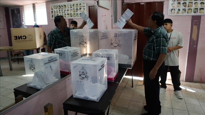 Honduras resumes vote tallying as Trump-backed candidate maintains slim lead