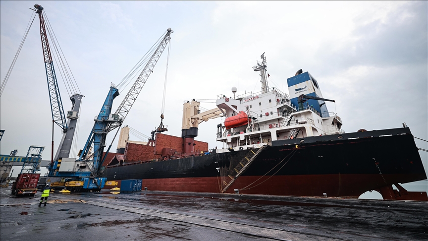 انطلاق سفينة تركية محمّلة بخيام إلى السودان