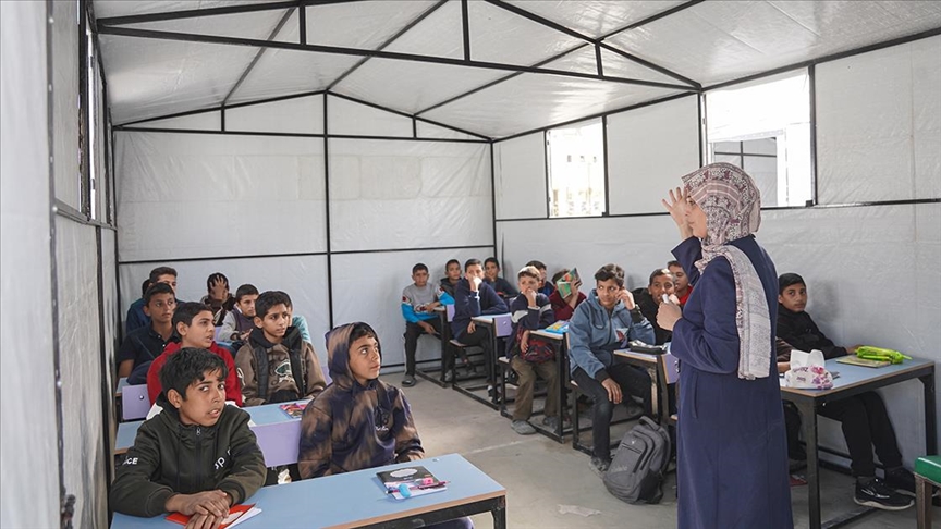 Türk dernekleri Gazze'de "Çadır Eğitim Kampüsü" açtı