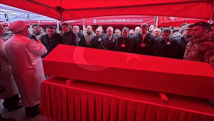 İstanbul'da narkotik operasyonunda şehit olan polis memuru Albayrak memleketi Samsun'da defnedildi