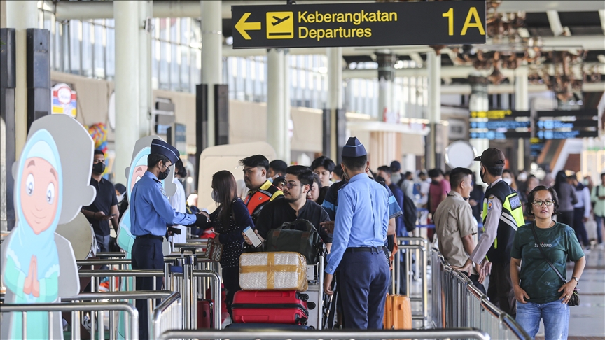 Indonesia repatriates 2 Dutch convicted in drug cases, including 1 on death row