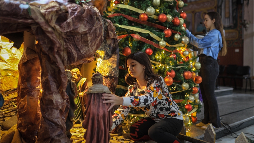 Duh Božića opstaje u Gazi dok djeca ukrašavaju crkvu unatoč humanitarnoj krizi