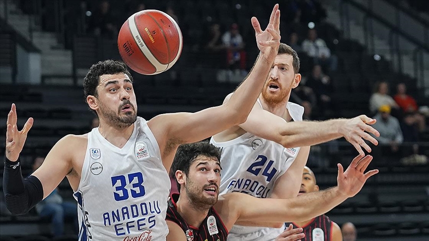 Anadolu Efes, bu sezon hayal kırıklığı yaşatıyor