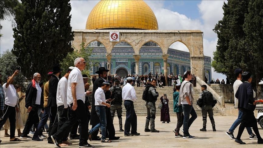 Nearly 200 illegal Israeli settlers storm Jerusalem’s Al-Aqsa Mosque under police protection