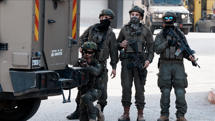 8 Palestinians injured by Israeli army fire in West Bank raids